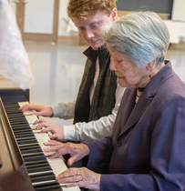 Lire la suite : Lancement du projet de Musicothérapie / Art thérapie pour le bien-être des patients